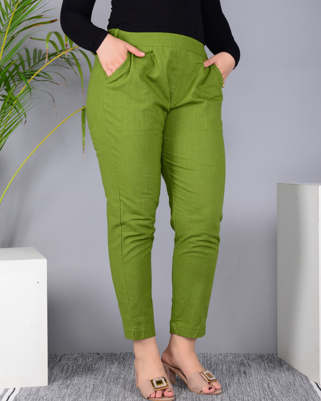 Green Solid Cotton Flex Women Regular Fit Trousers