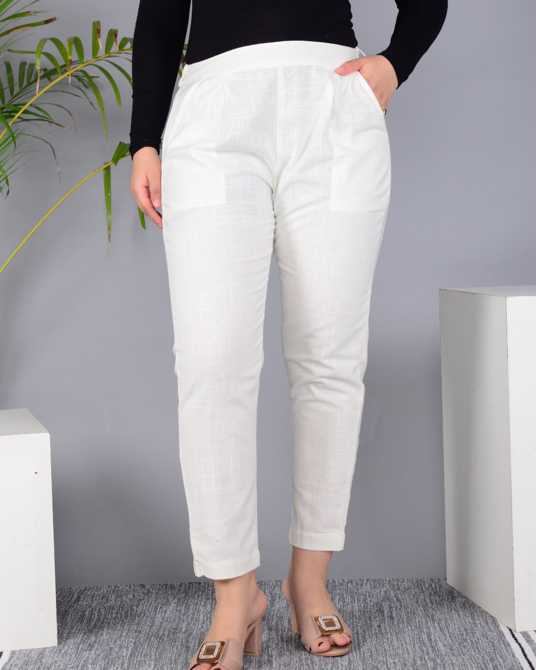 Off White Solid Cotton Flex Women Regular Fit Trousers