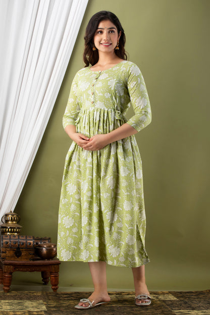 Light Green White Flower Dori Maternity Nursing Gown with Feeding Zip