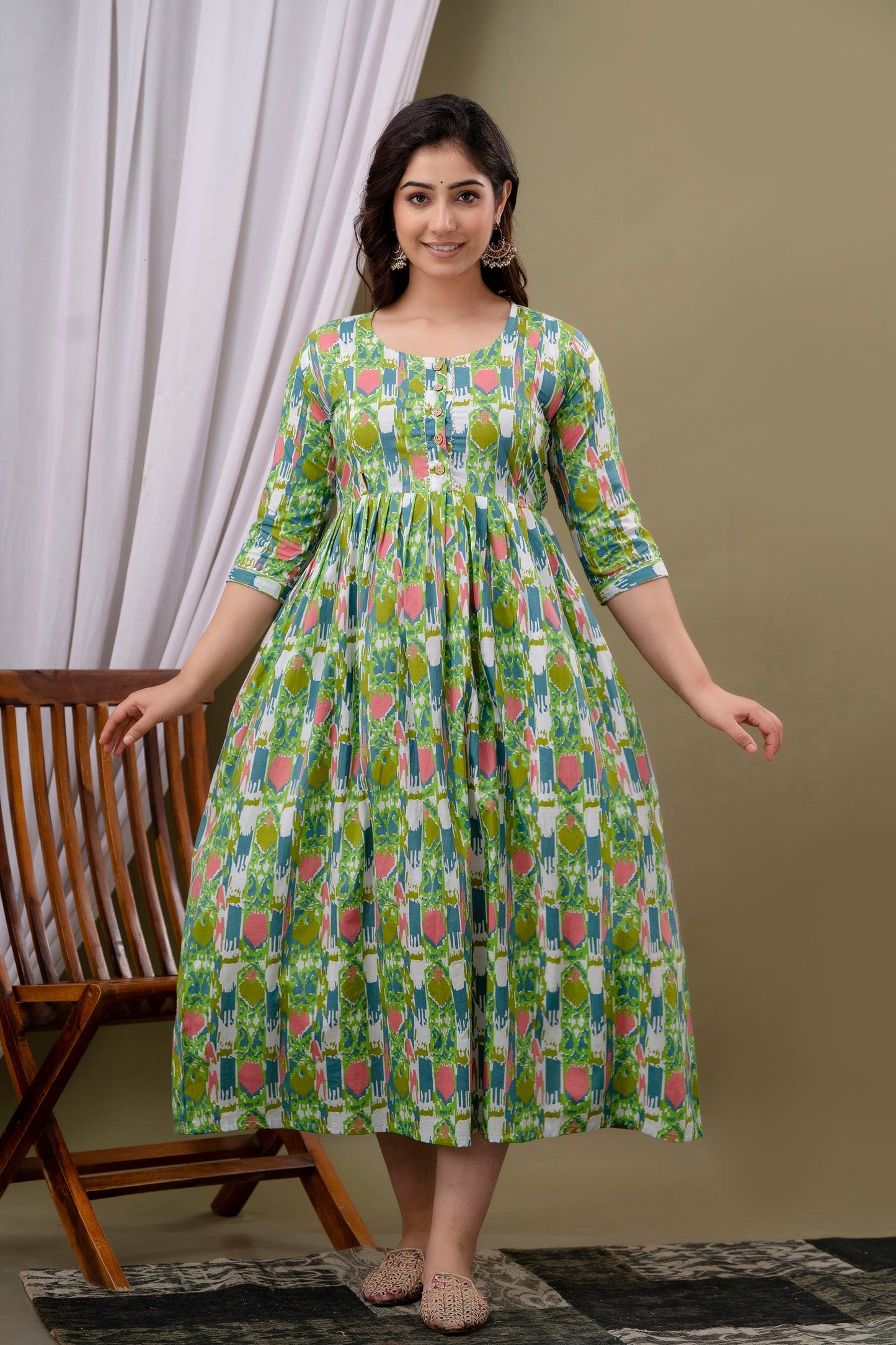 English Printed Pregnancy Gown: Parrot Green, Dual Invisible Zips