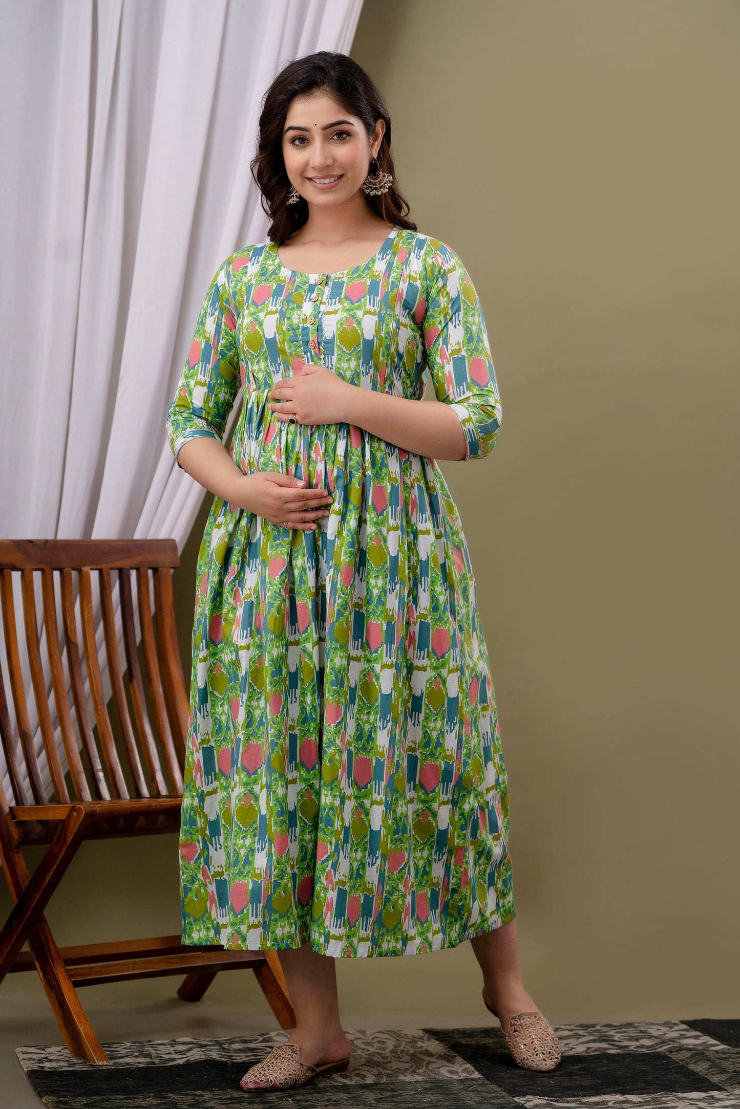 English Printed Pregnancy Gown: Parrot Green, Dual Invisible Zips