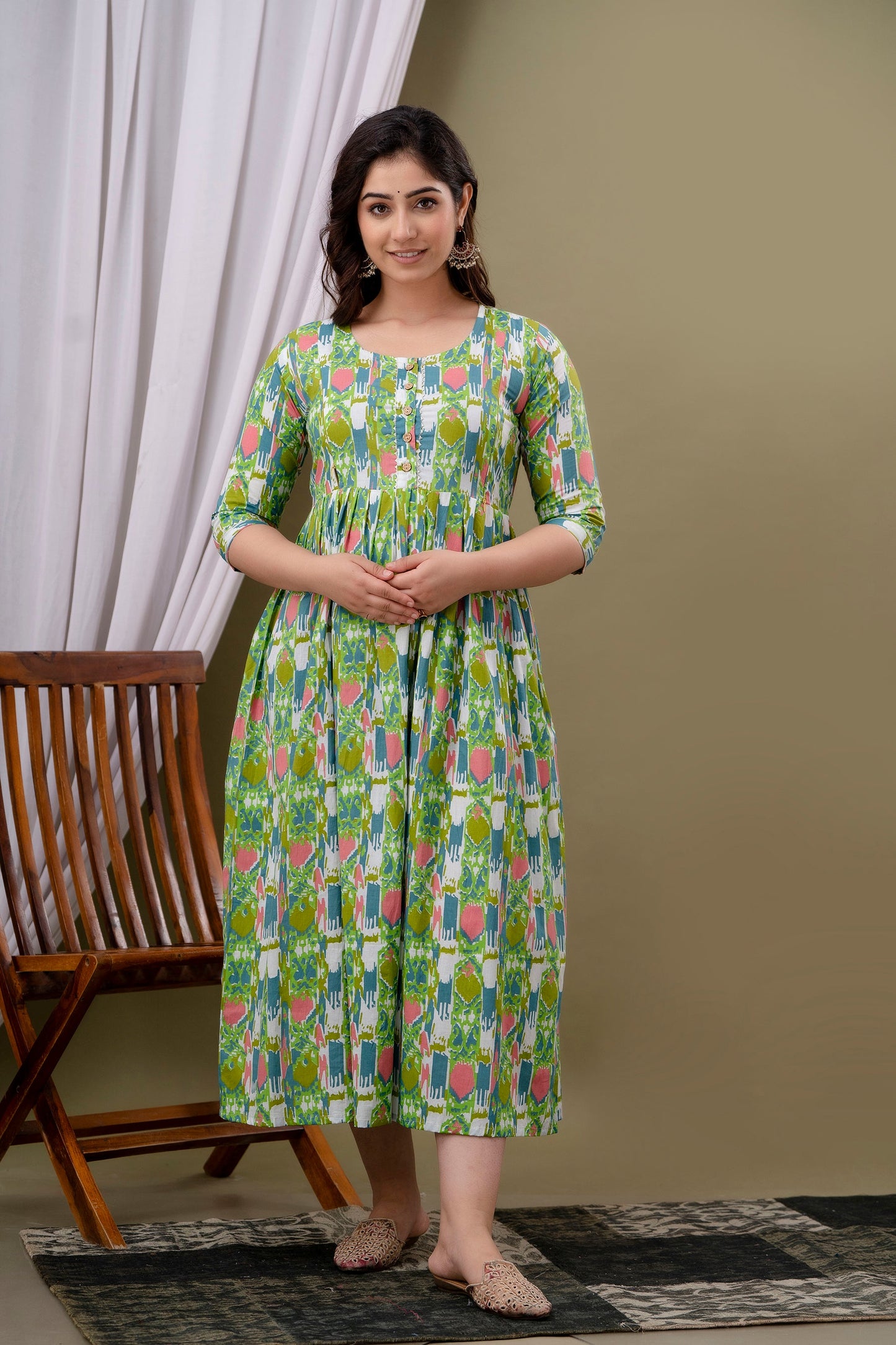 English Printed Pregnancy Gown: Parrot Green, Dual Invisible Zips