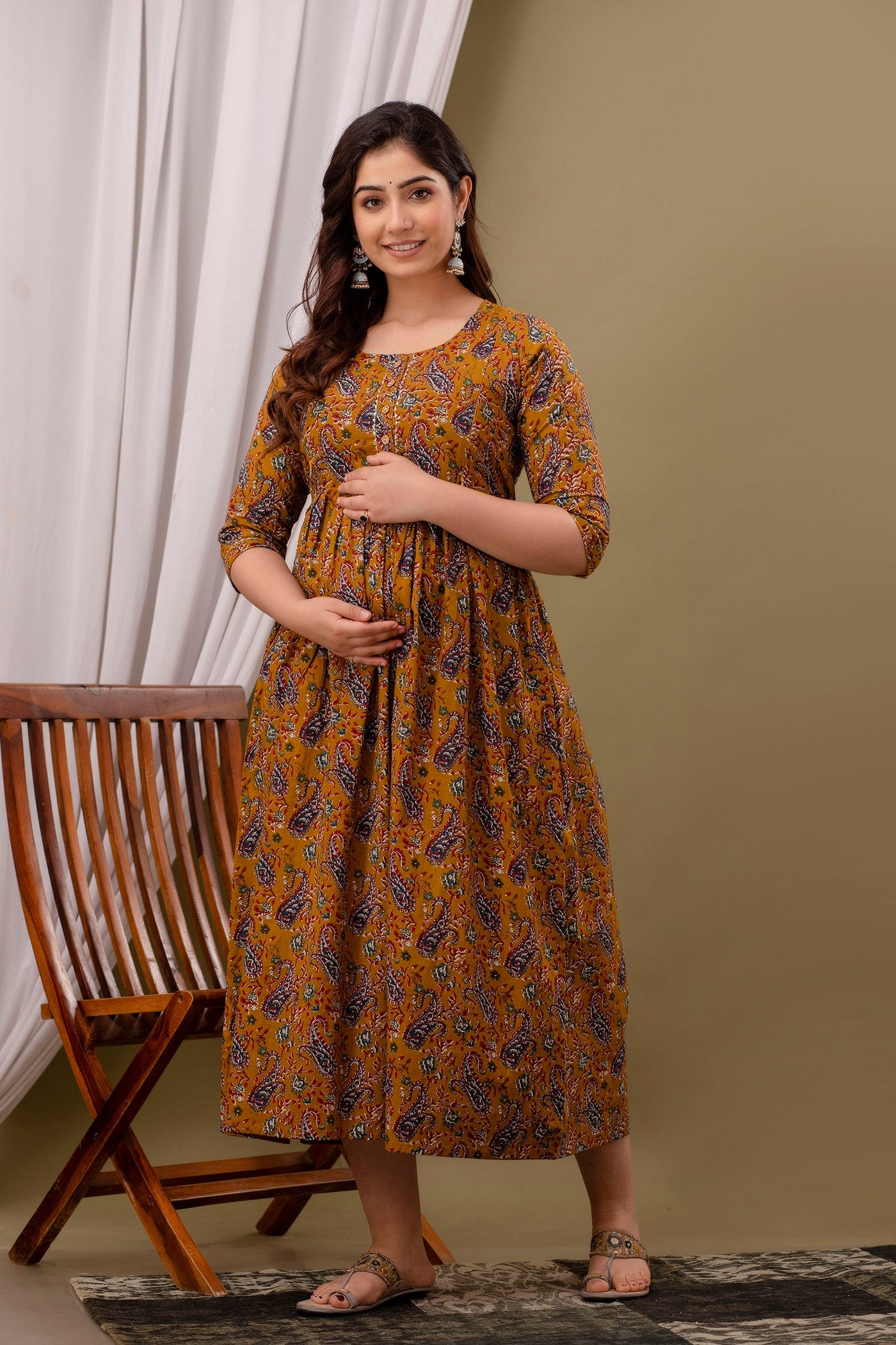 Glossy Leaf Print Pregnancy Gown: Dual Invisible Zips for Feeding
