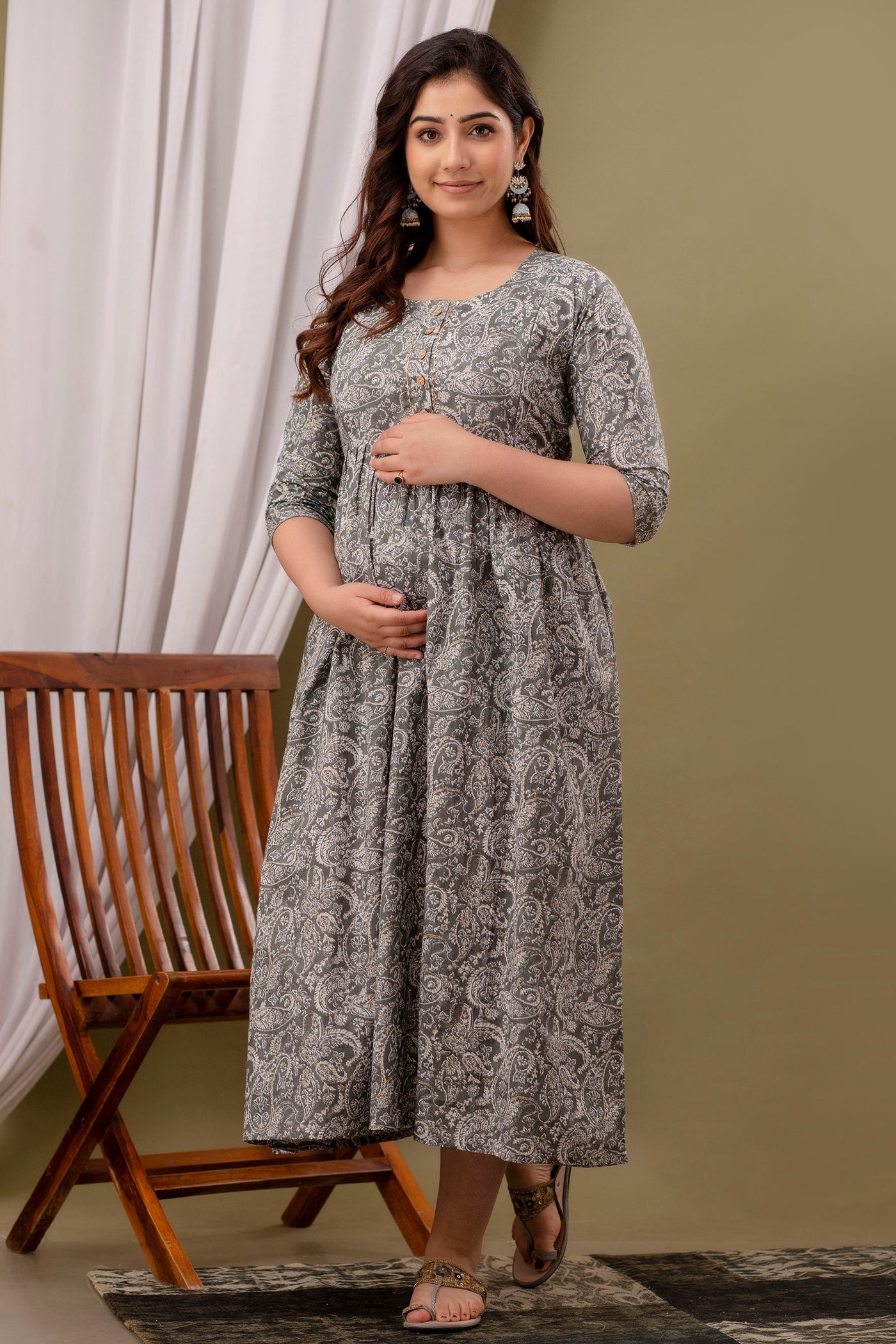 Grey Buti Print Postpartum Gown: Dual Invisible Zips for Feeding
