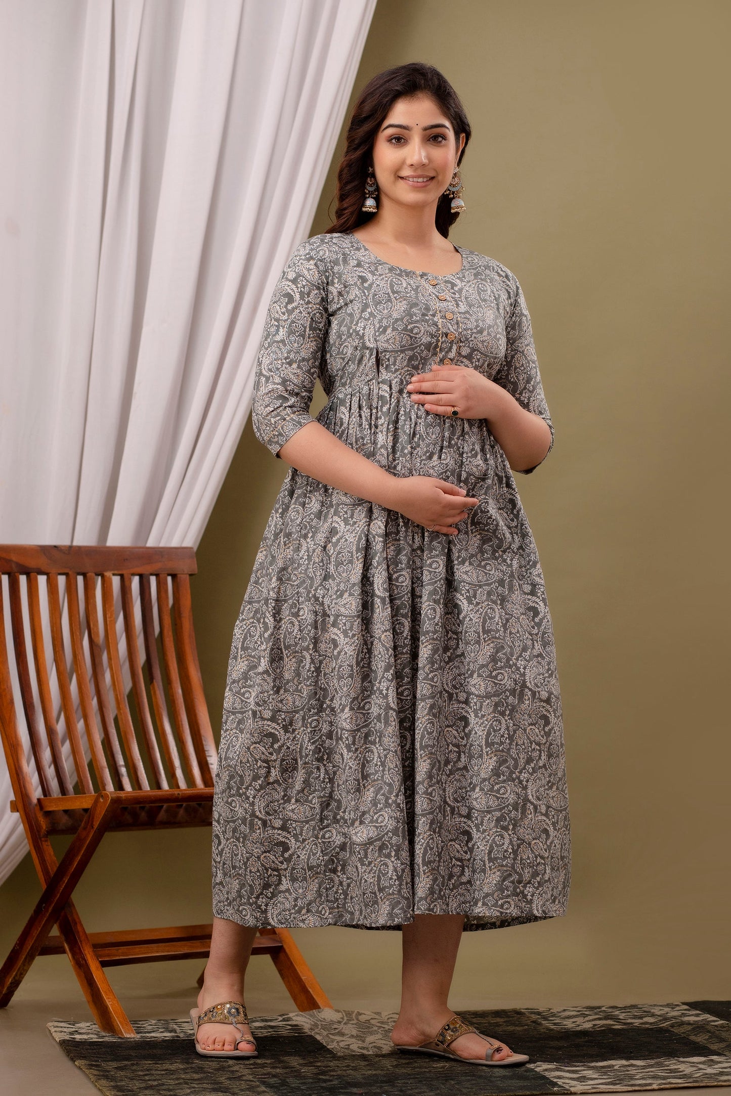 Grey Buti Print Postpartum Gown: Dual Invisible Zips for Feeding